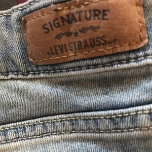Signature by Levi Strauss